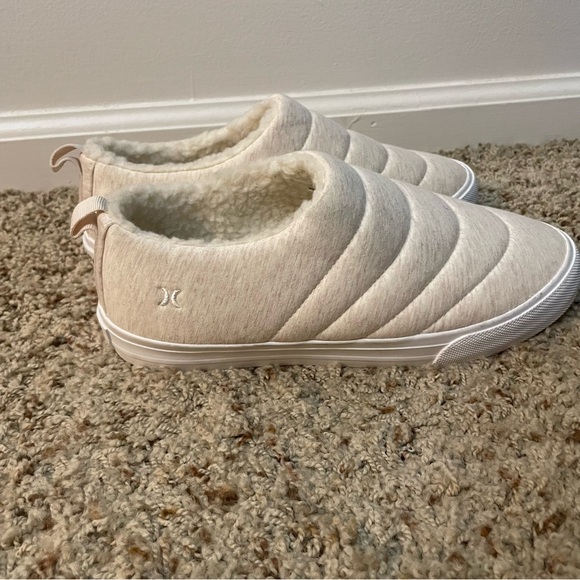 Hurley Arlo Puff Cozy Cream Slip-On Sneakers size 8 - Picture 3 of 6